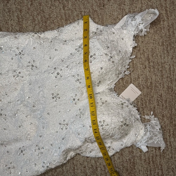 Loyeloy Women's Wedding Dresses V Neck Slit Lace. - Picture 13 of 15